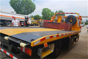 巴南附近拖车电话号码服务