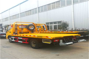 巴南附近拖车救援搭电